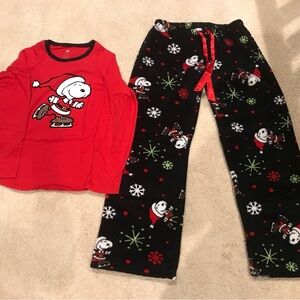 Juniors Snoopy pajama set